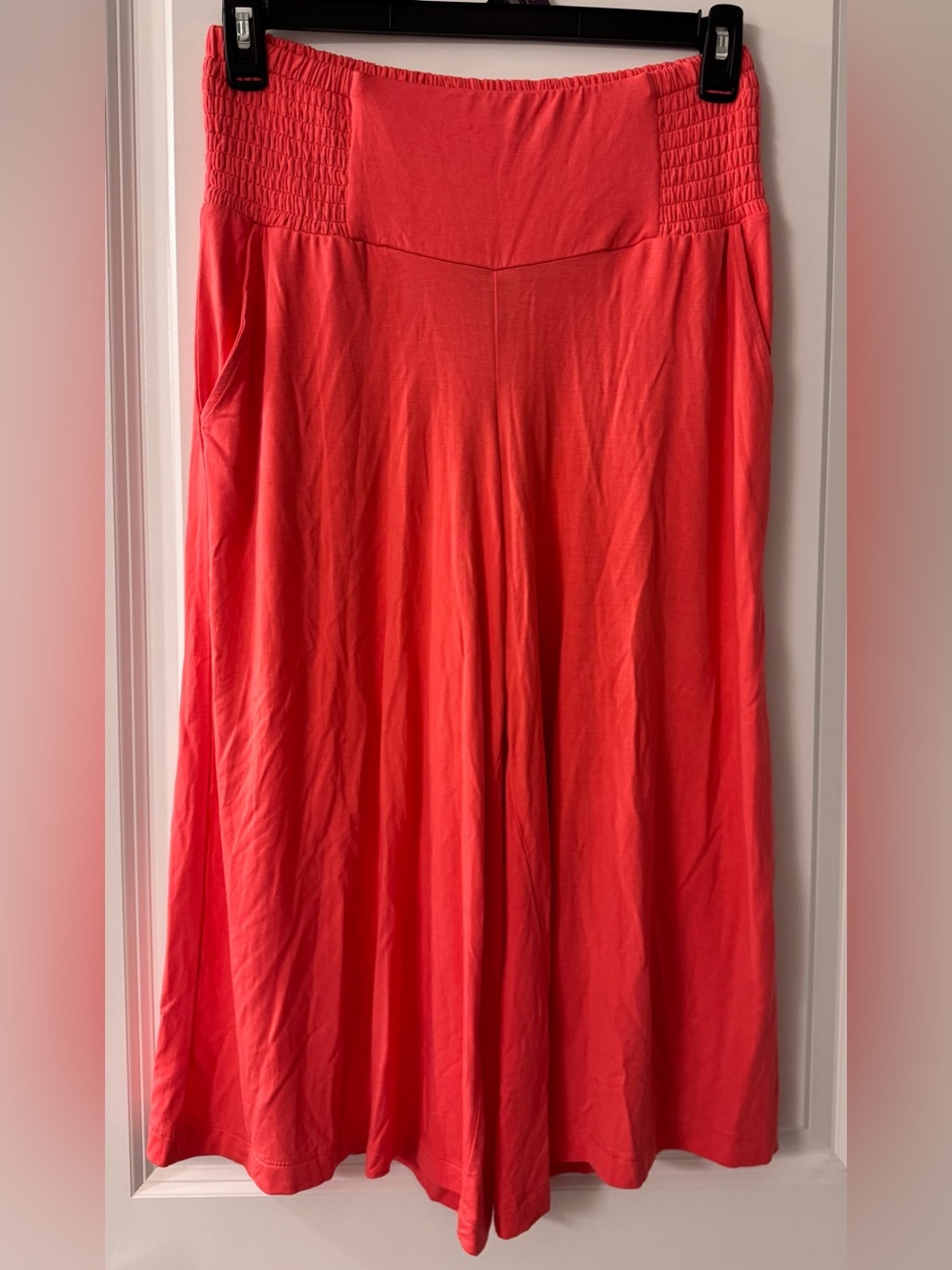 #x587 Torrid Crop Super Soft Wide Leg Pants Smocked Waistband Sunkist Coral Pink